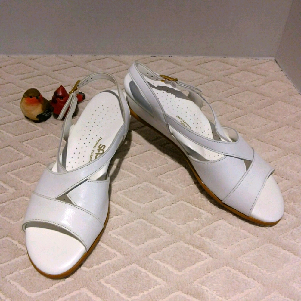 - SAS Tripad comfort leather sandals-NWOT